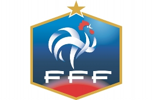 巴黎人报：法国队将于北京时间11月10号凌晨3点公布世界杯名单