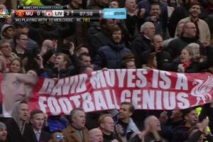 老图新用！回顾利物浦球迷横幅：莫耶斯是足球天才😂😂